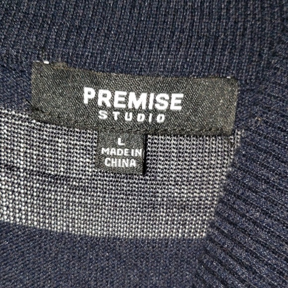 Sweater - Picture 4 of 5